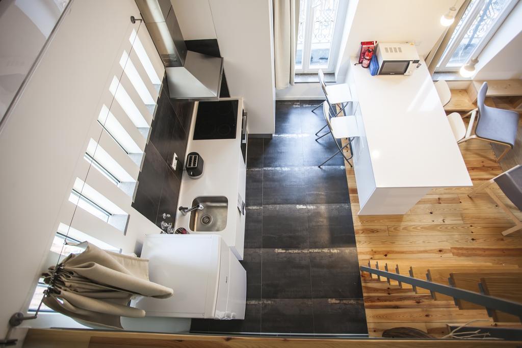 Mezzanine With A View In Bairro Alto Apartamento *